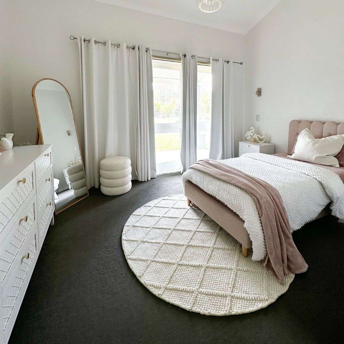 Hannah Diamond Wool Blend Floor Rug - Round