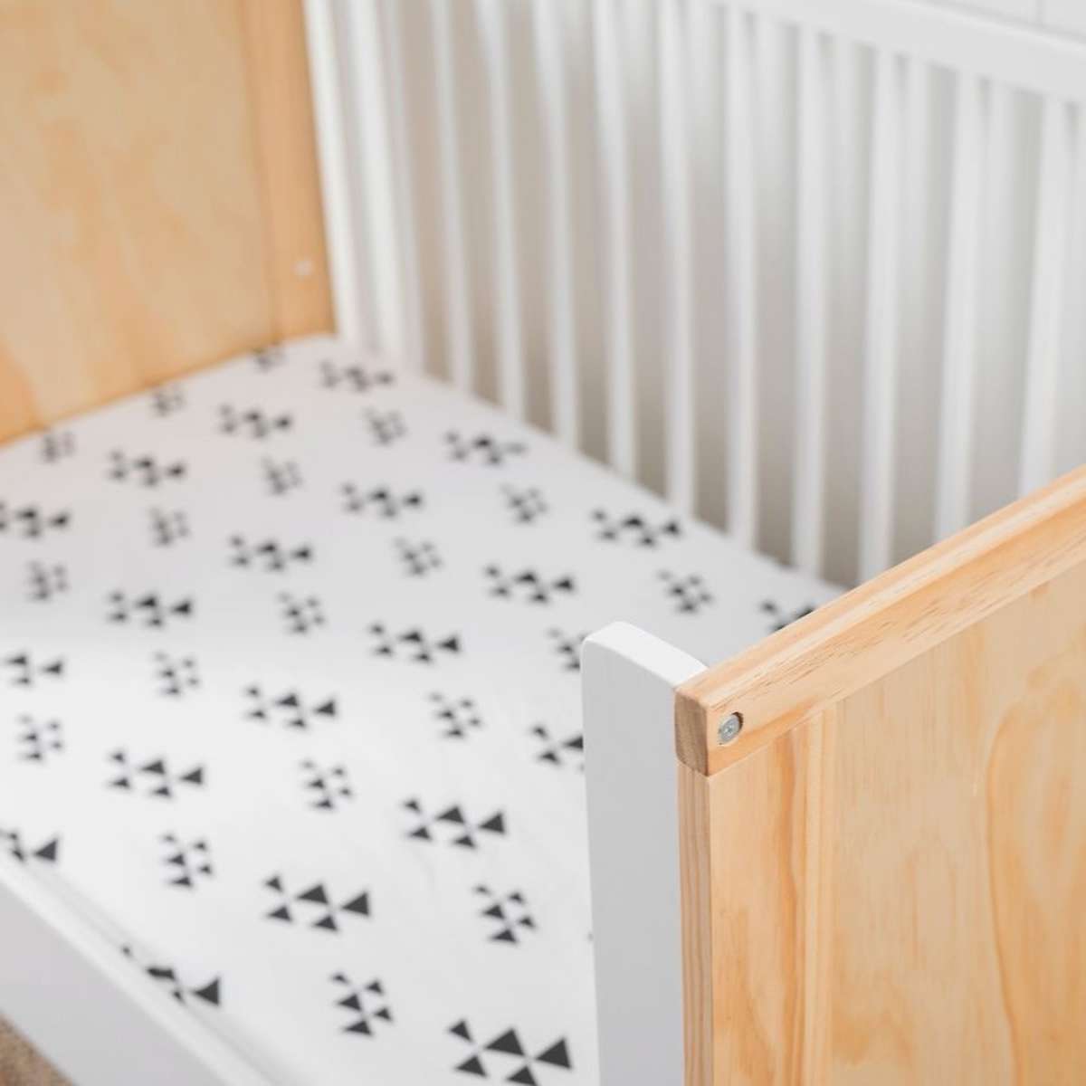 Mocka Cot Toddler Bed Conversion - White