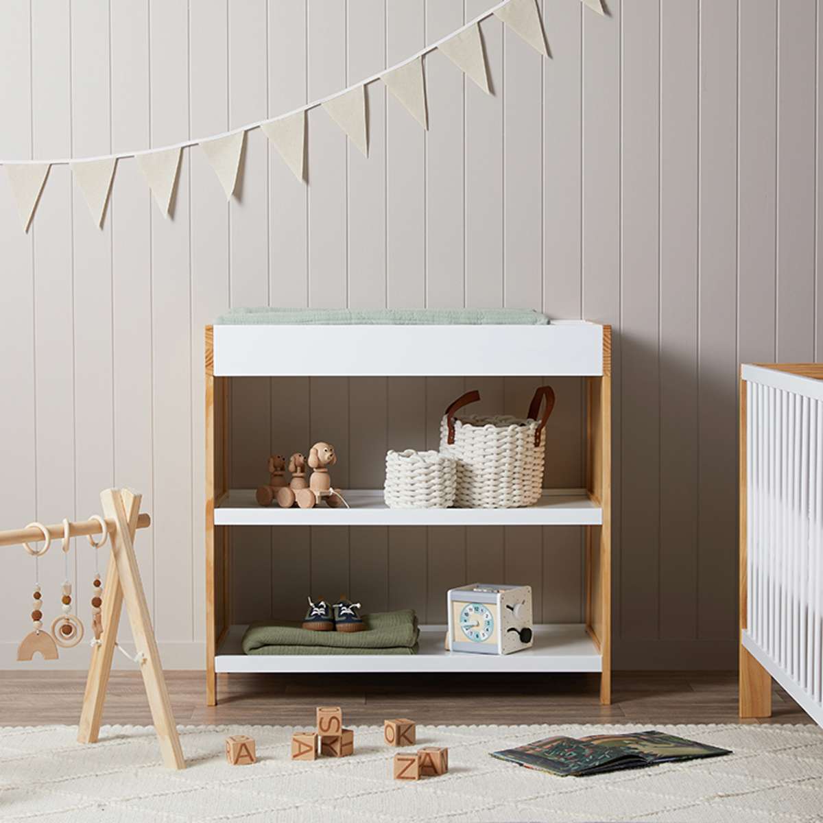 Aspiring Natural + White/Natural Four Piece Nursery Set