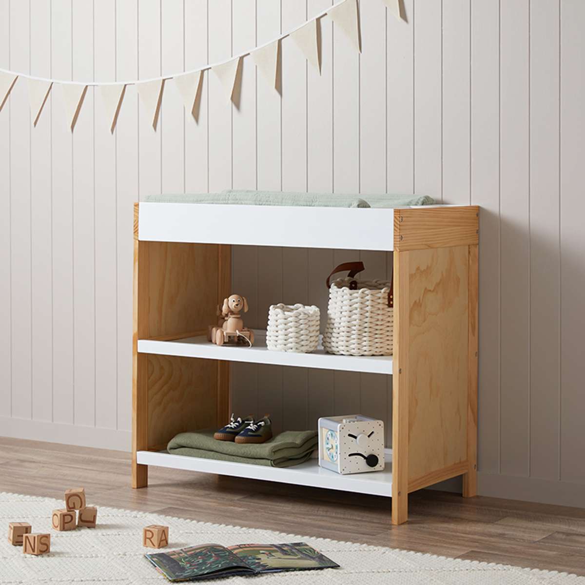 Aspiring Change Table - White/Natural