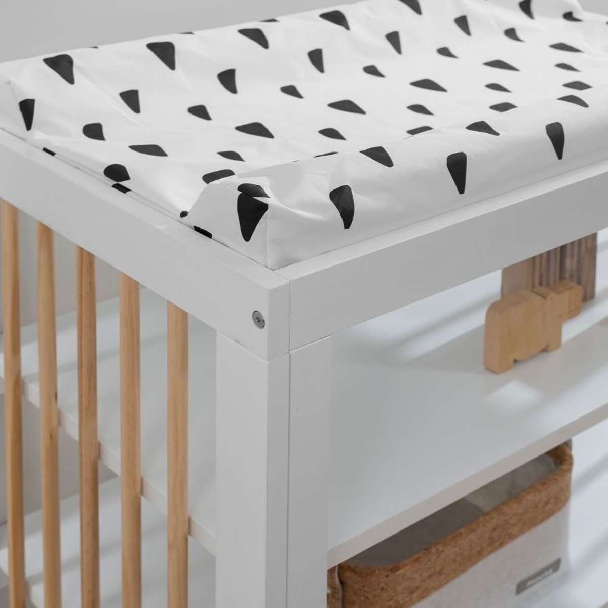 Aspen Change Table - White/Natural
