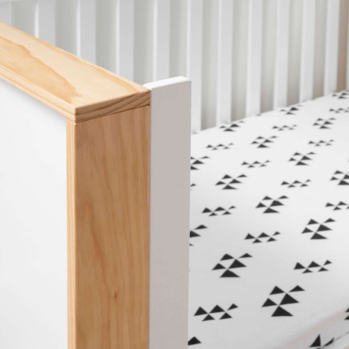 Boston Cot Toddler Bed Conversion - White