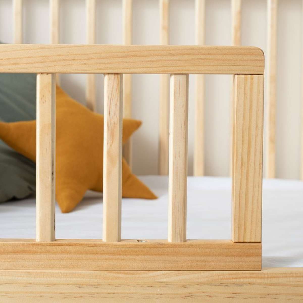 Aspiring White/Natural 3-in-1 Cot Natural Conversion Bundle