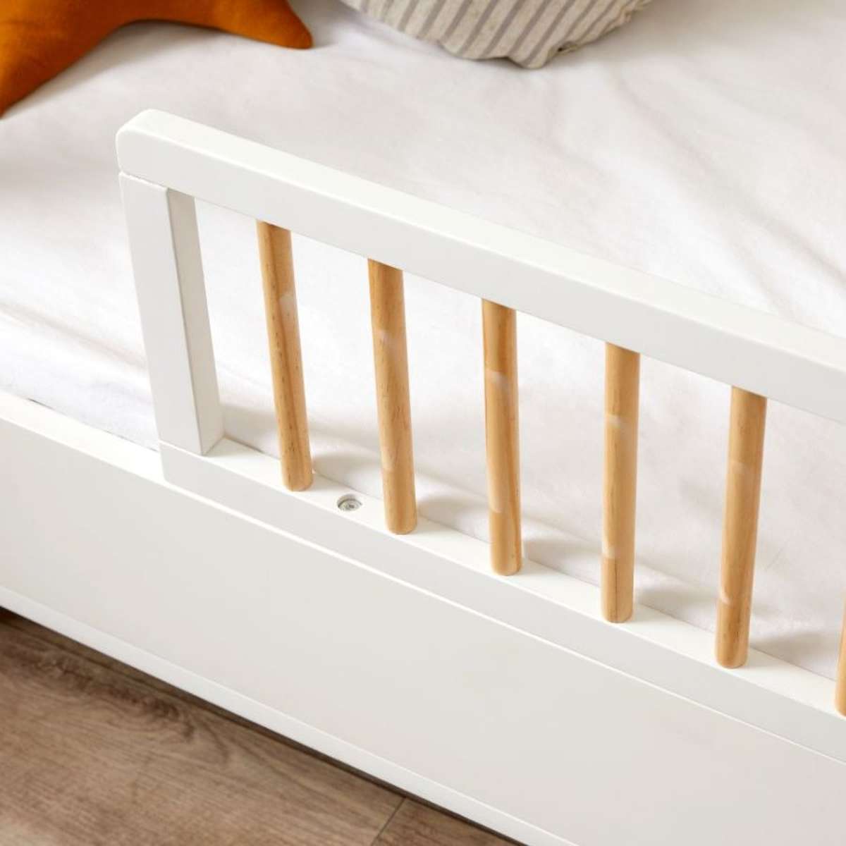 Aspen Cot Toddler Bed Half Frame - White/Natural