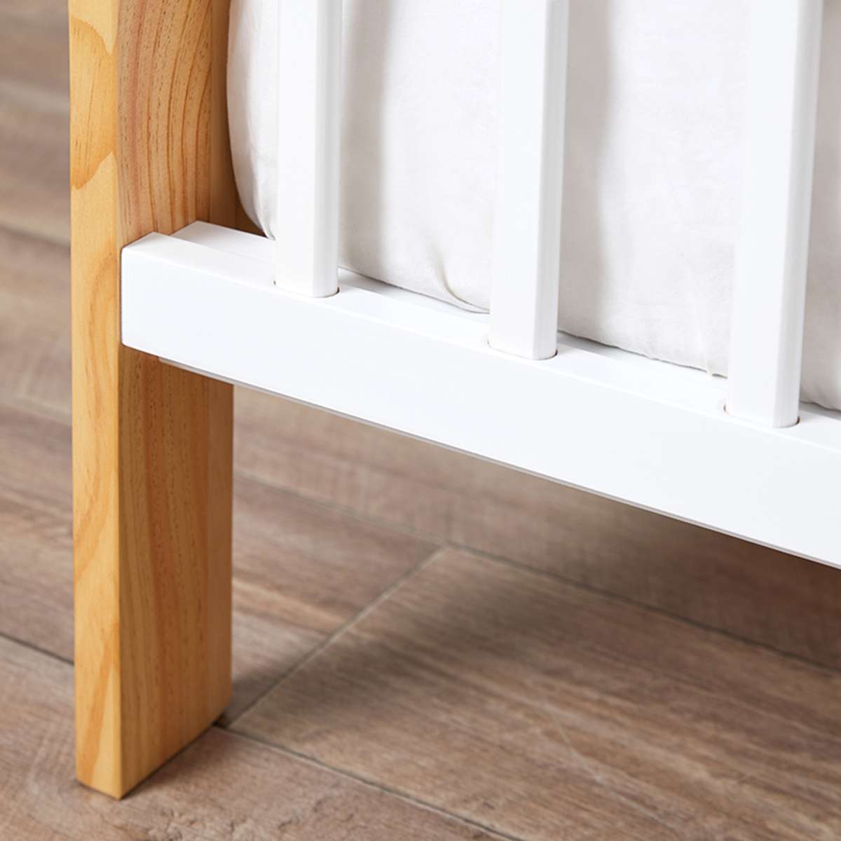 Aspiring Classic Cot - White/Natural