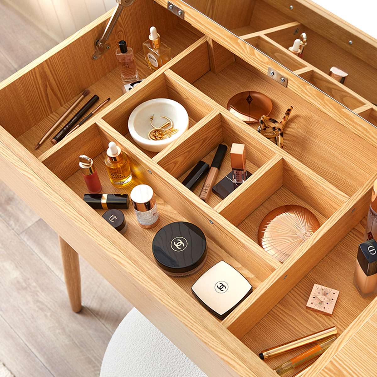 Leia Make-Up Table - Natural