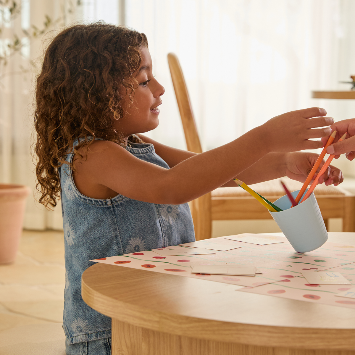 Mini Maeve Play Table