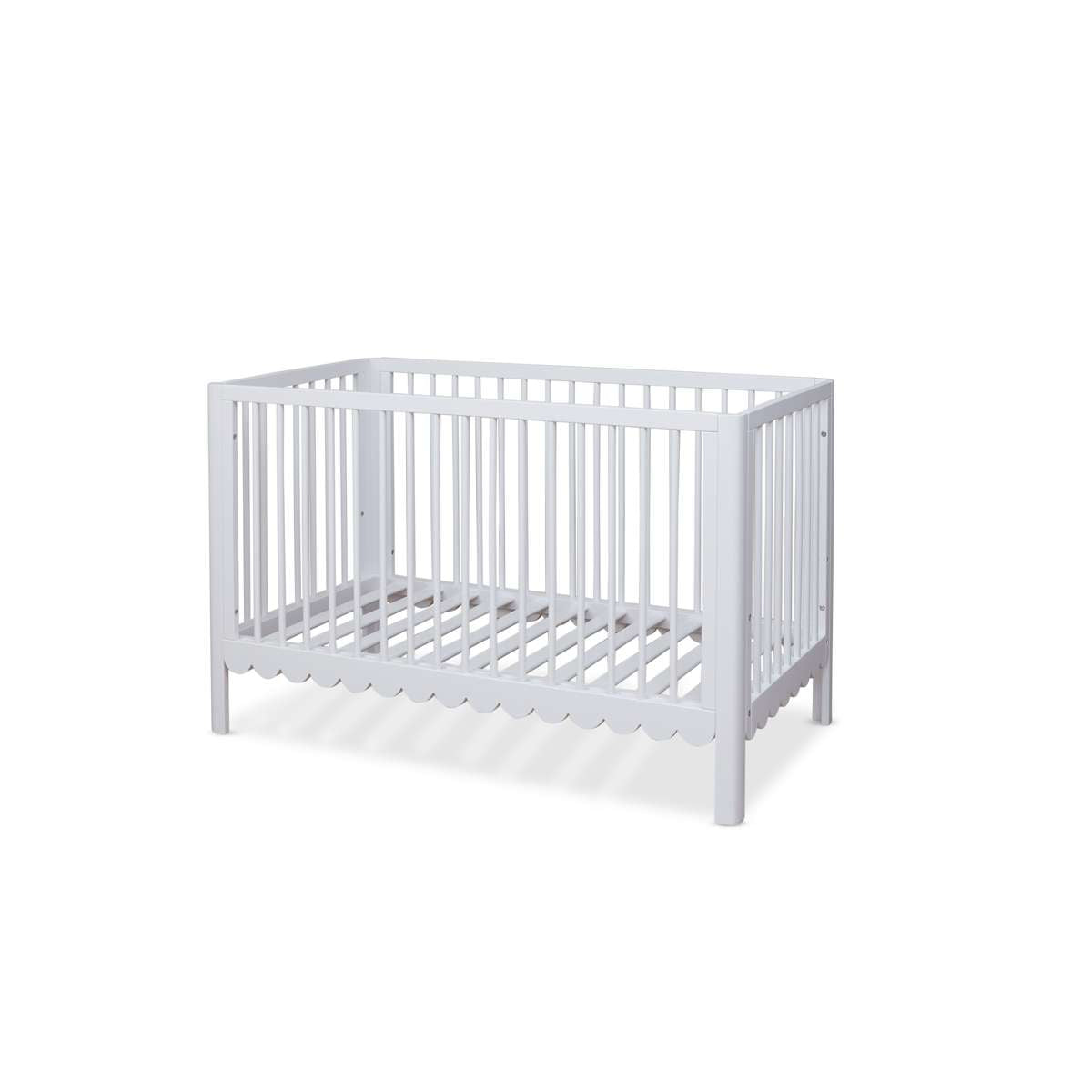 Maisie Scalloped Cot - White