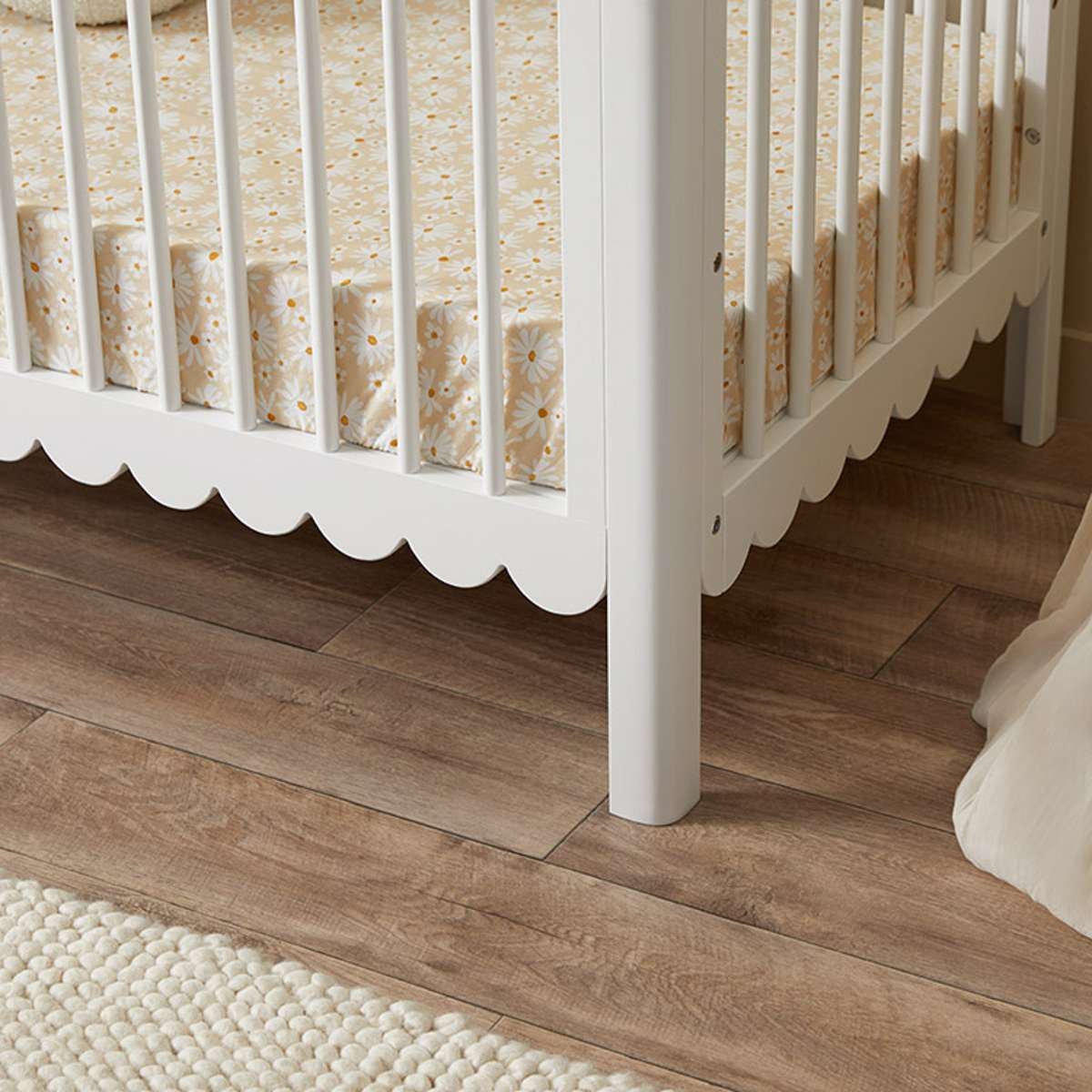 Maisie Scalloped Cot - White