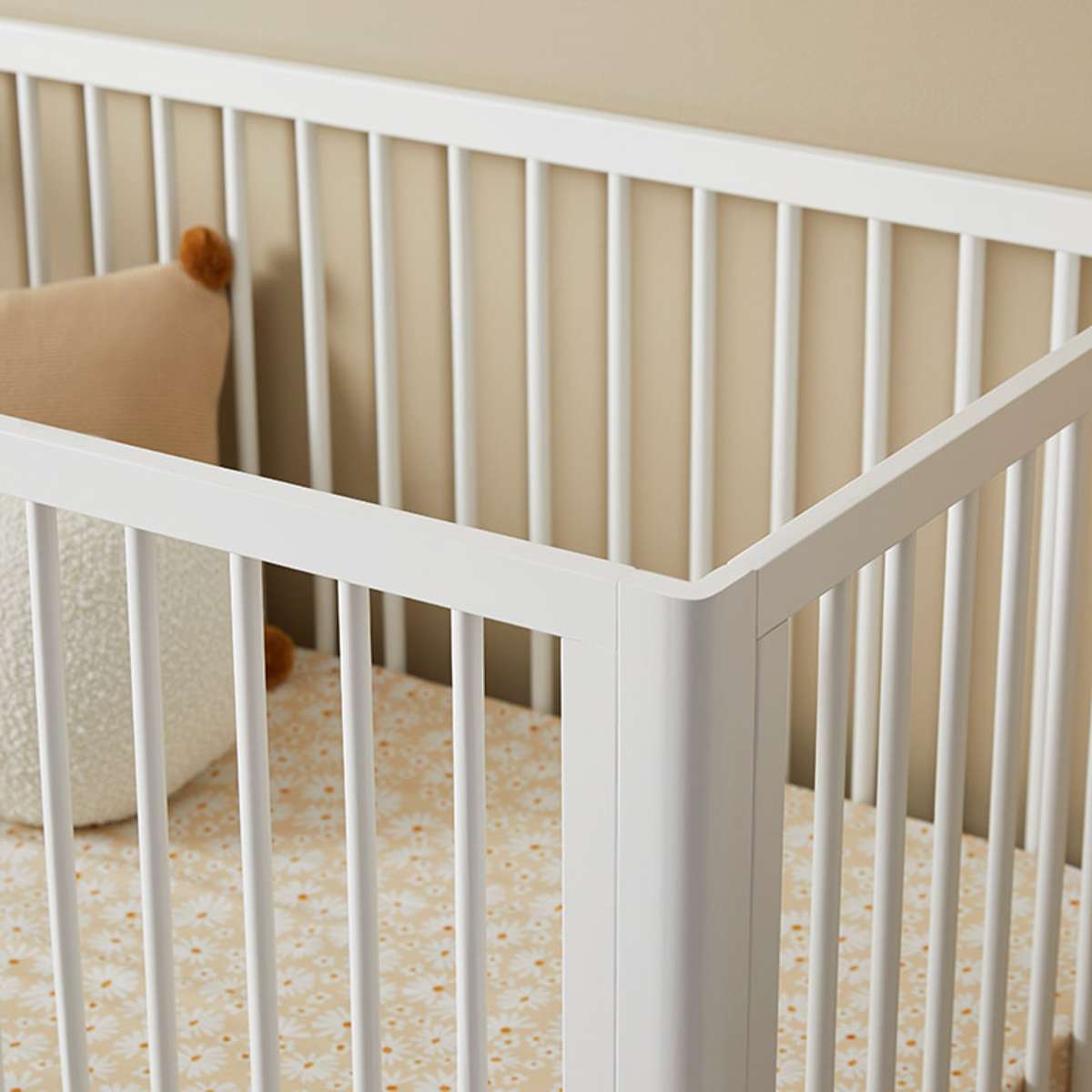 Maisie Scalloped Cot - White