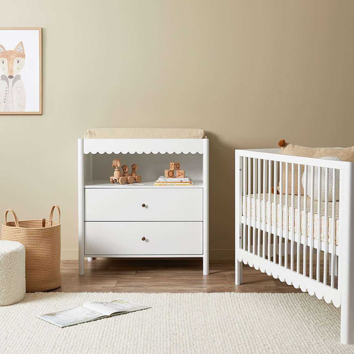 Maisie Scalloped Change Table