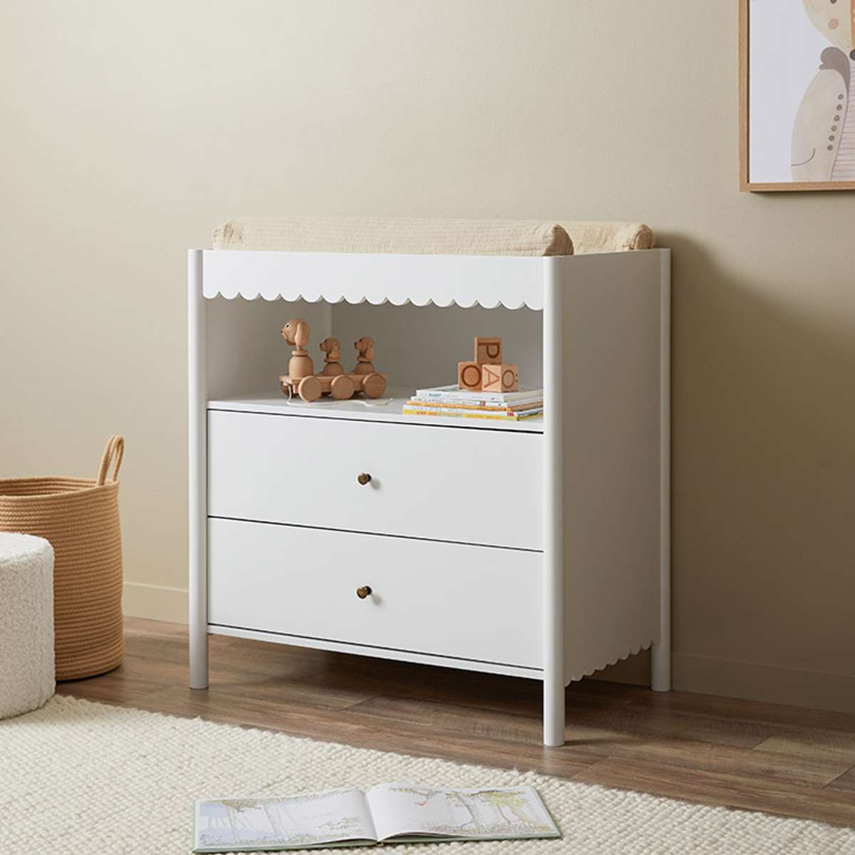 Maisie Scalloped Change Table