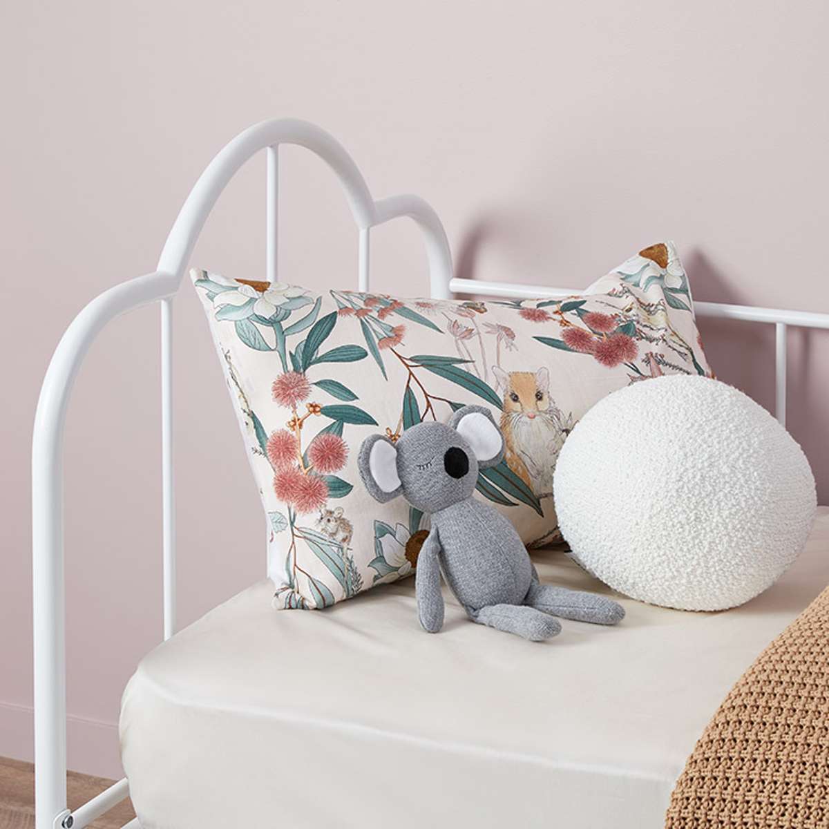 Dixie Day Bed With Trundle - White
