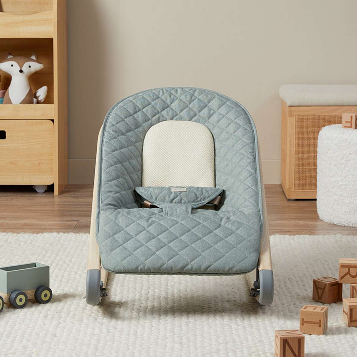 Raven Rocker Spring Green: Foldable Baby Chair | Mocka