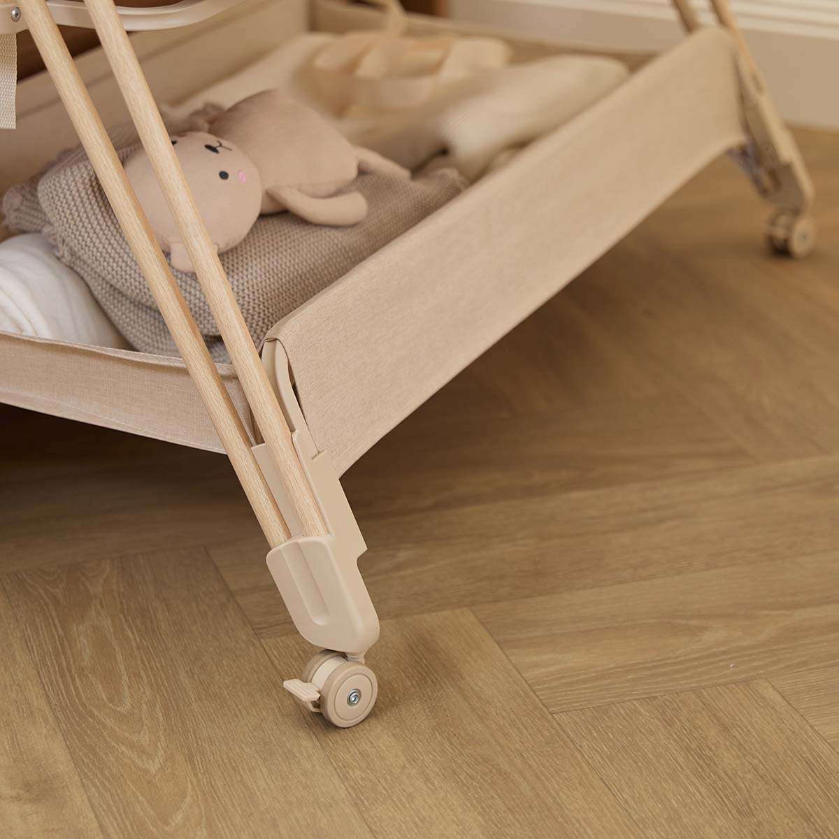 Mocka Dream Swing Co Sleeper Bassinet