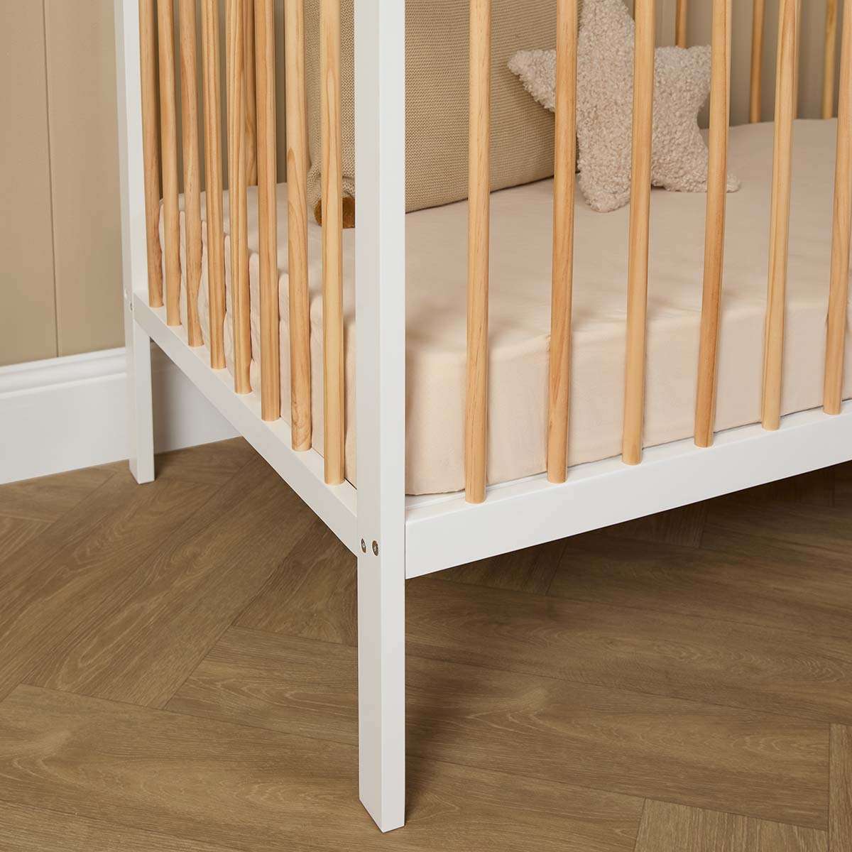 Mocka Dream Cot - White/Natural