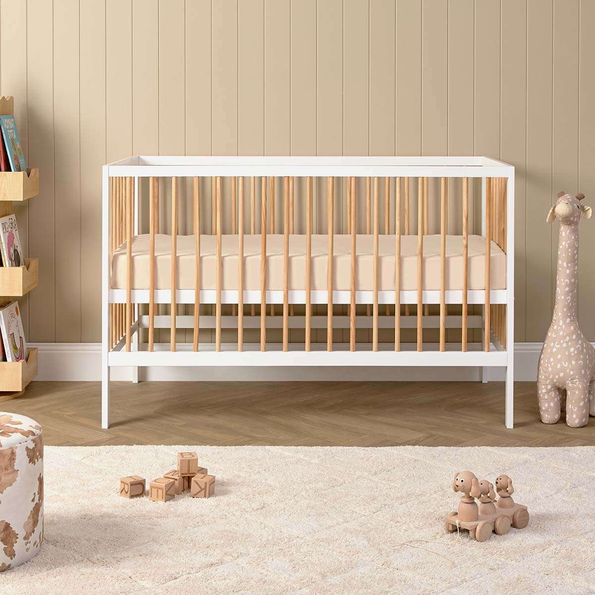 Mocka Dream Cot - White/Natural
