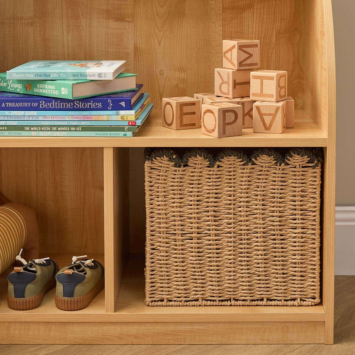 Scalloped Black Tip Cube Basket