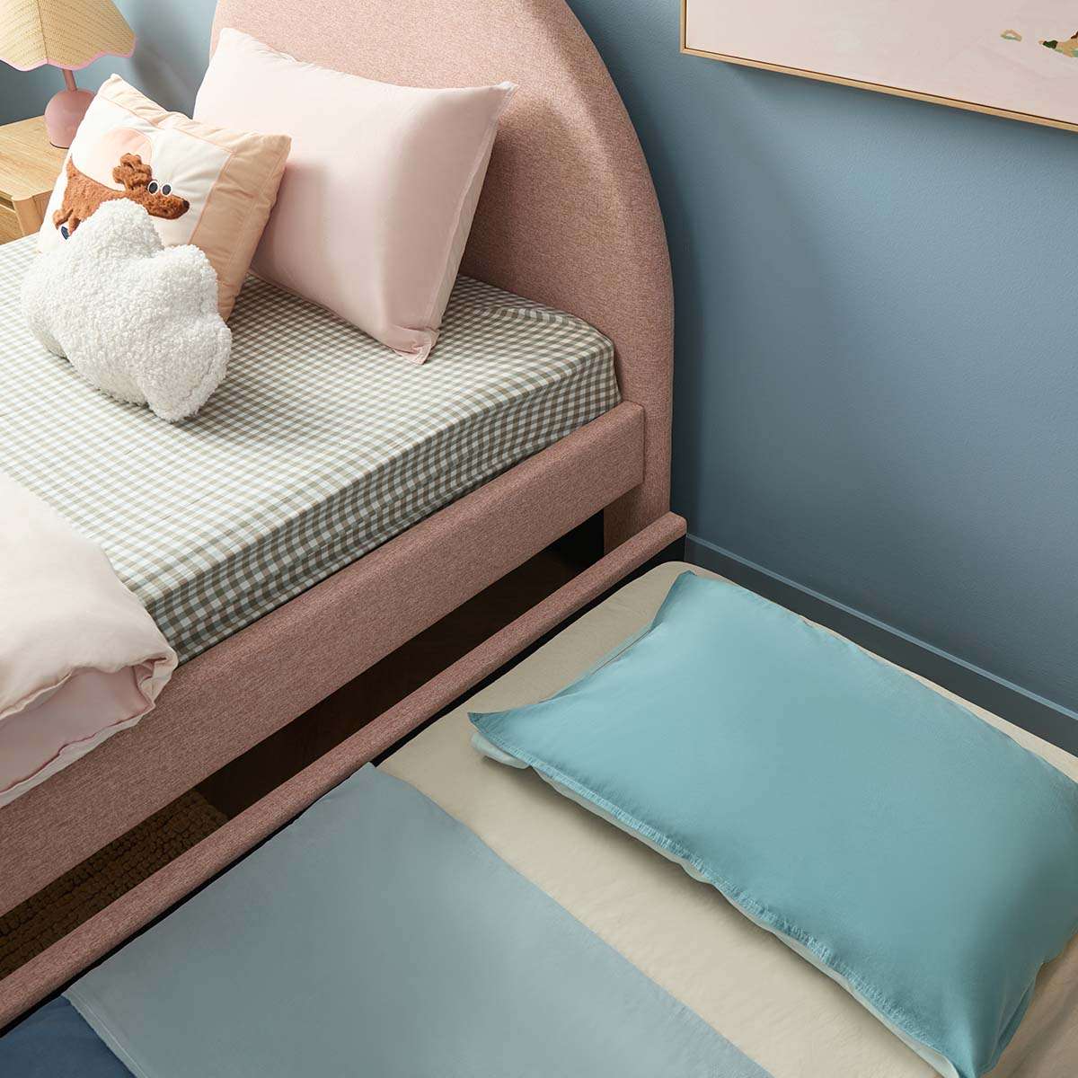 Amelie King Single Bed - Pink