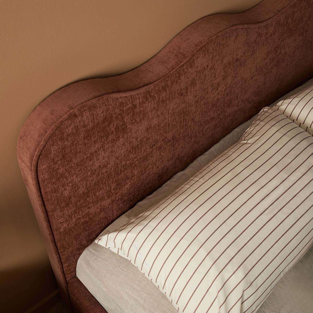Alma Wavey Queen Bed - Cinnamon