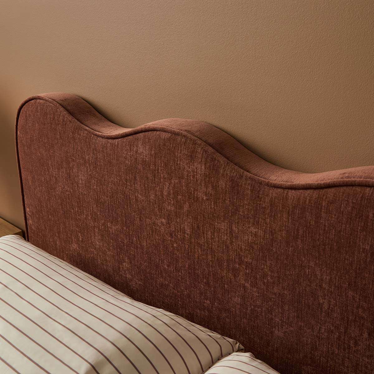 Alma Wavey Queen Bed - Cinnamon
