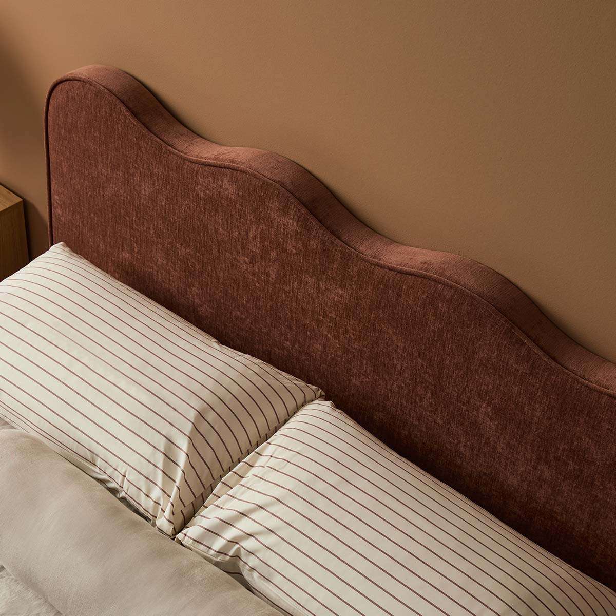Alma Wavey Queen Bed - Cinnamon