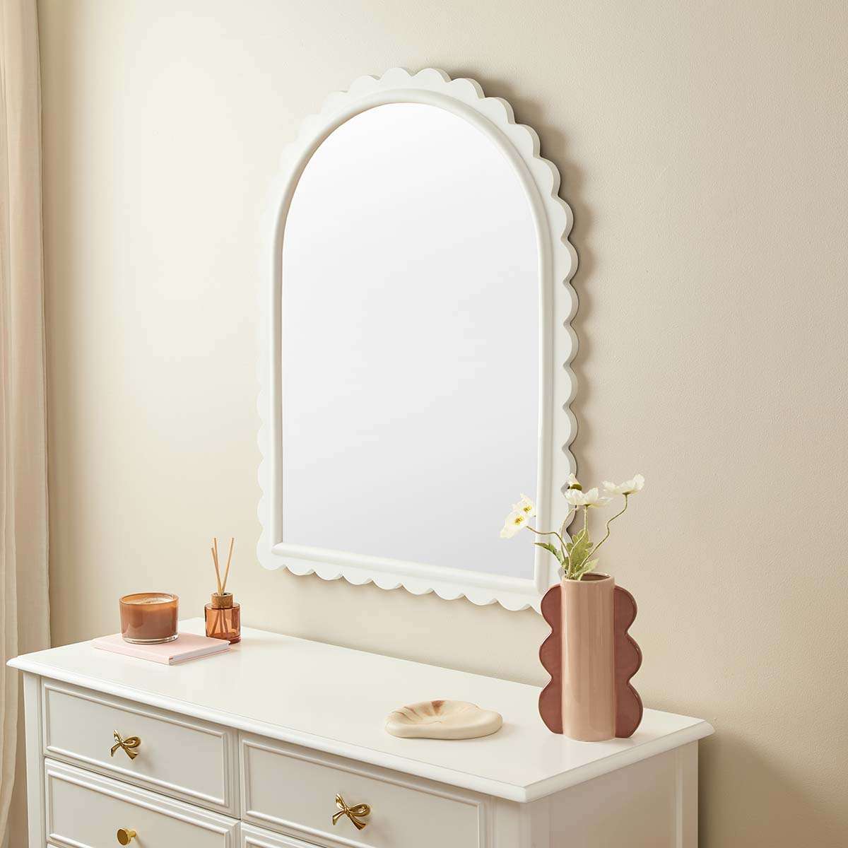 Lux Scalloped Edge Wall Mirror - White