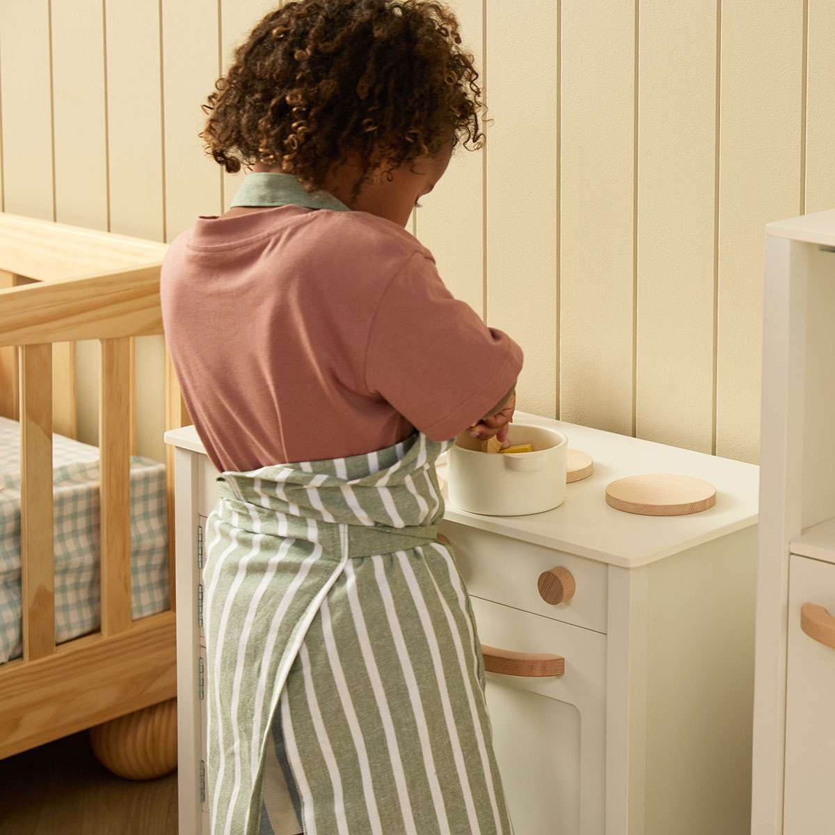 Cottage Scalloped Kitchen - Cream