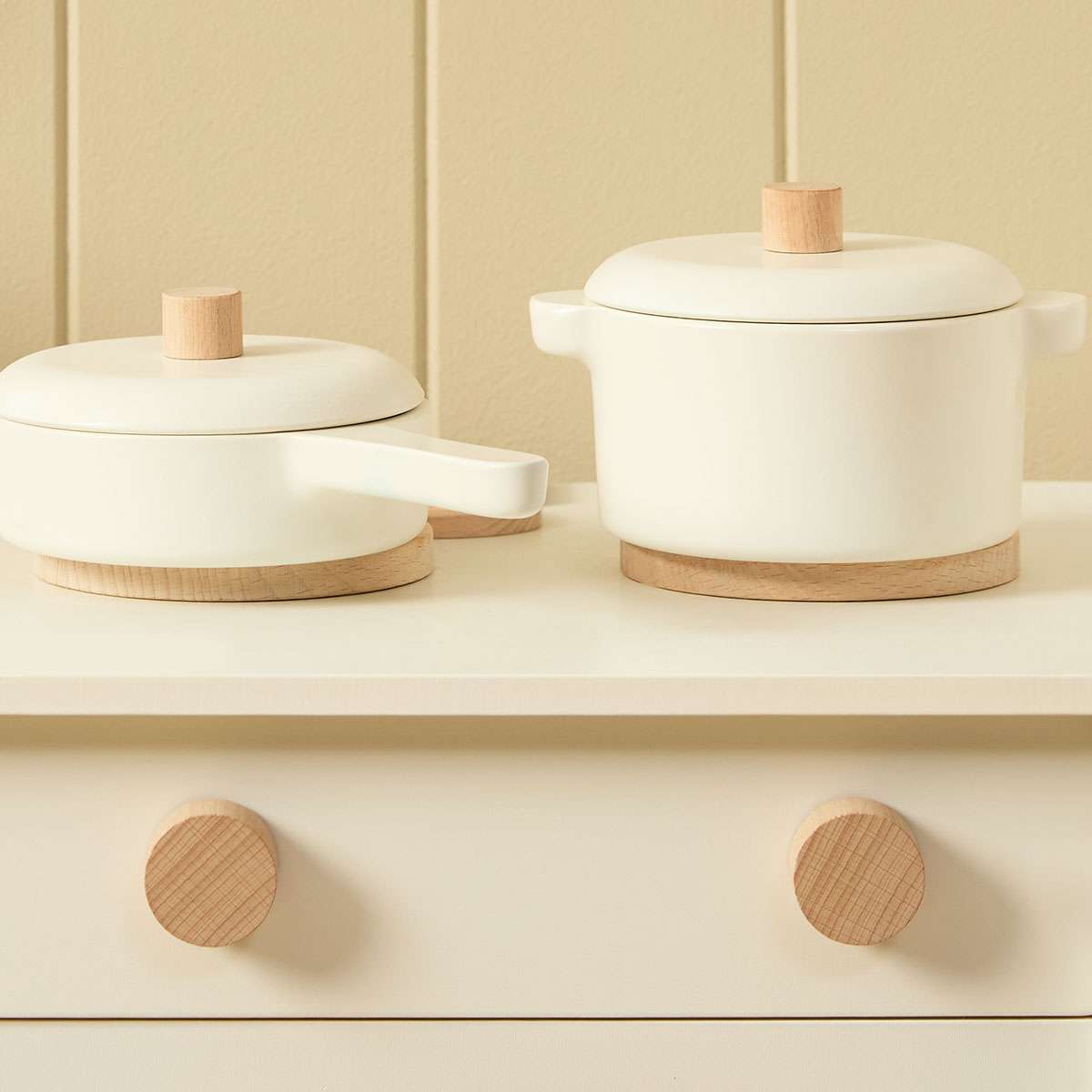 Cottage Scalloped Kitchen - Cream