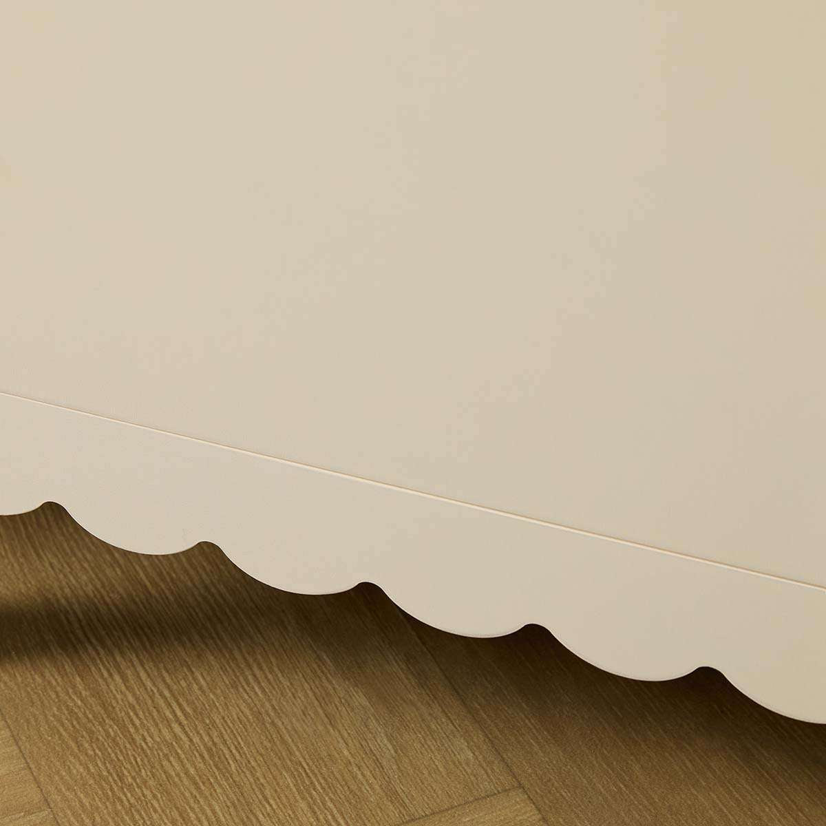 Cottage Scalloped Fridge with Play Food - Cream