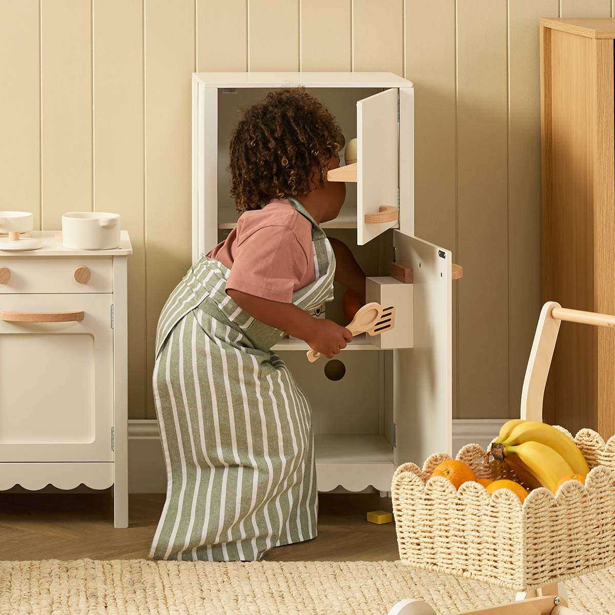 Cottage Scalloped Fridge with Play Food - Cream