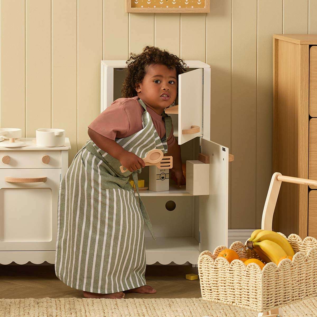 Cottage Scalloped Fridge with Play Food - Cream