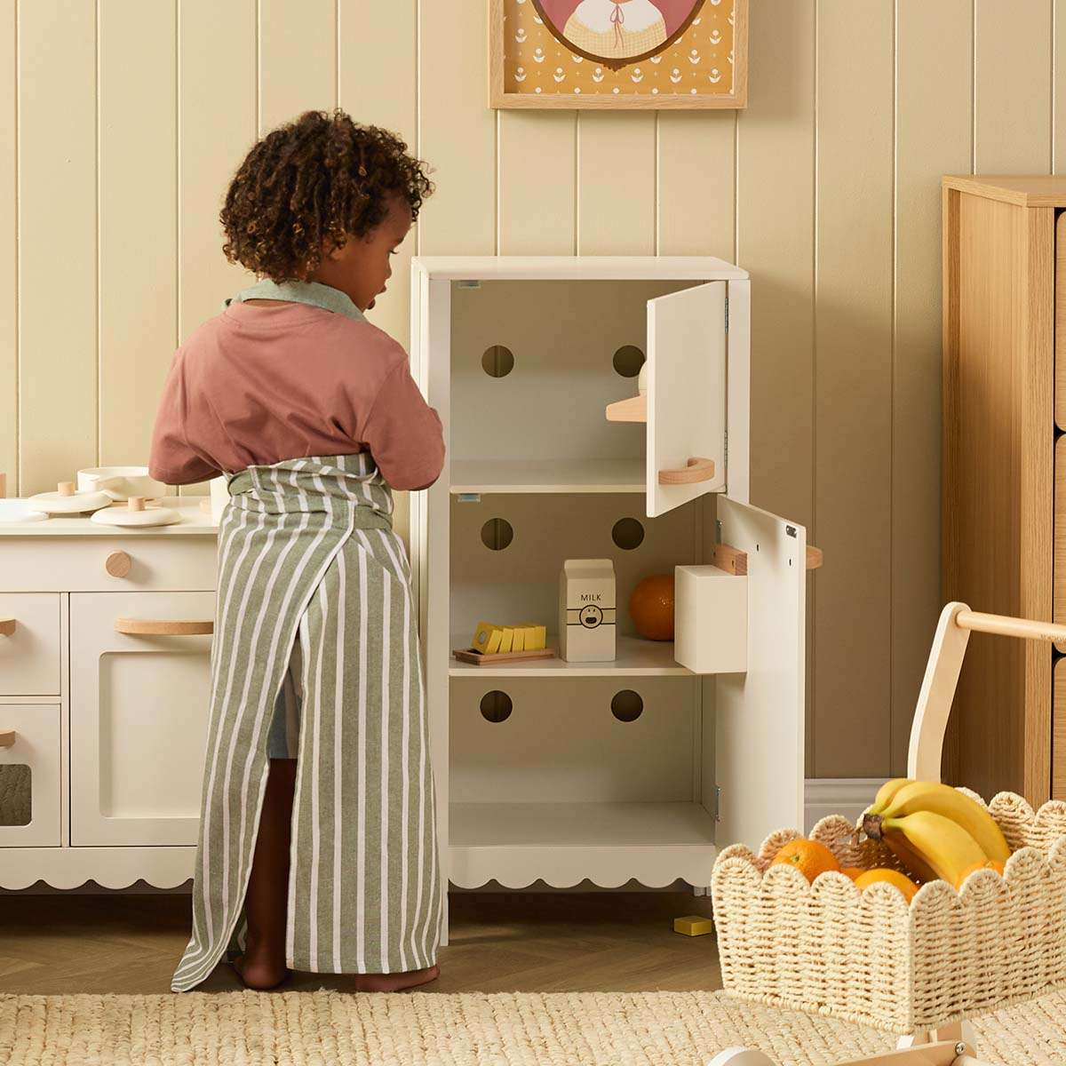 Cottage Scalloped Fridge with Play Food - Cream