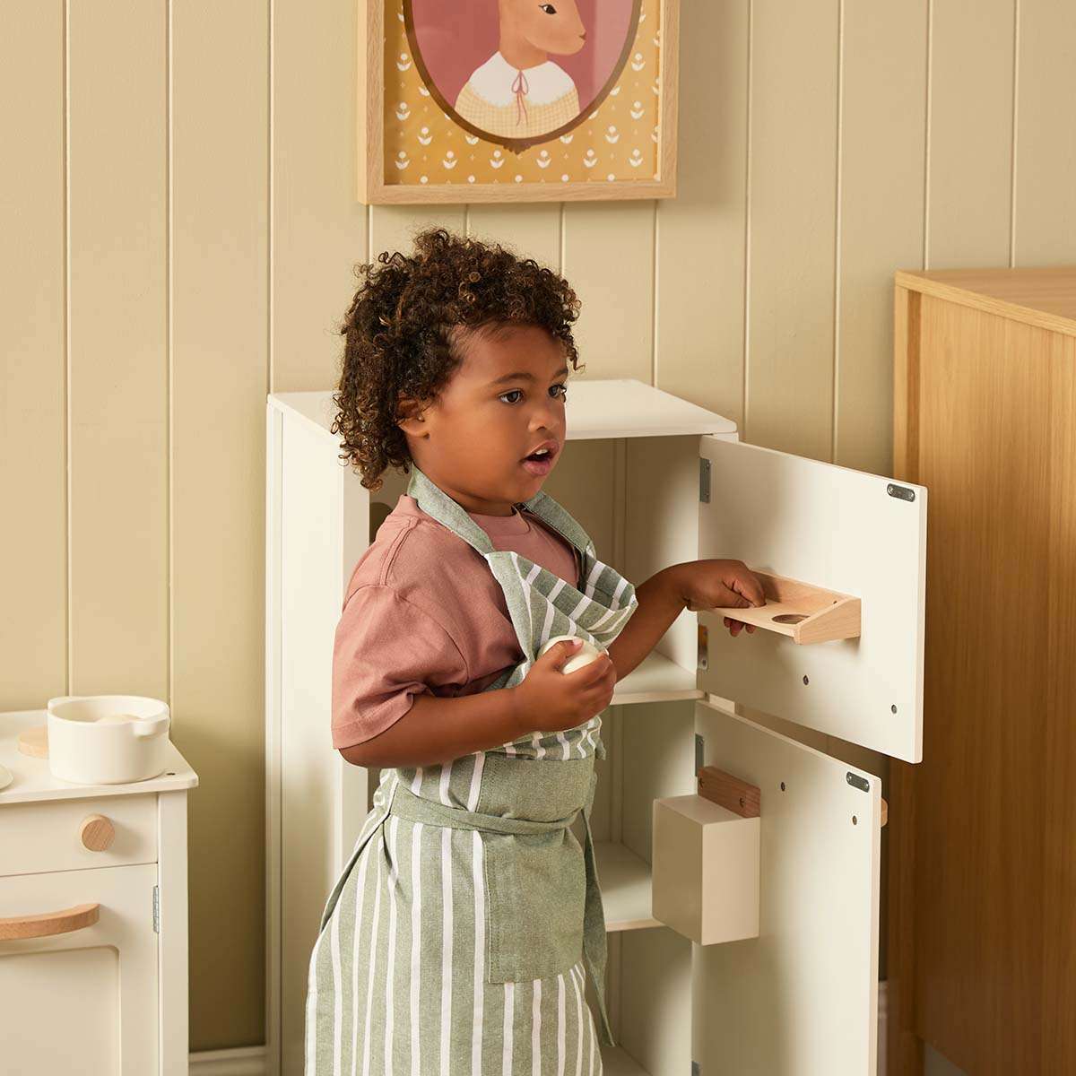 Cottage Scalloped Fridge with Play Food - Cream