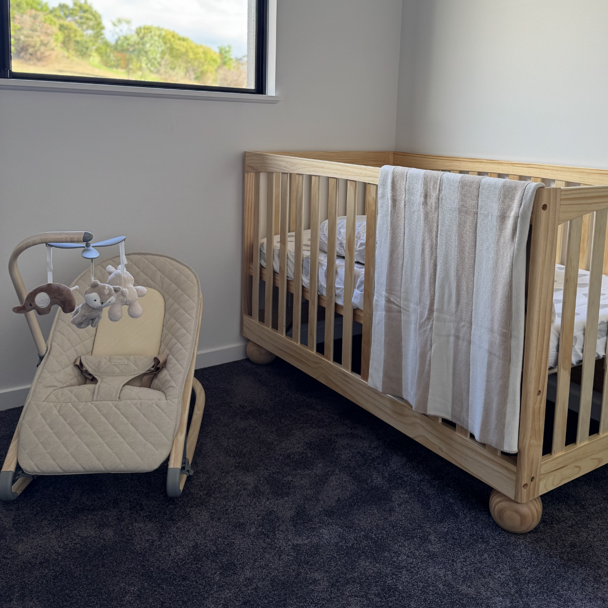 Raven Rocker - Natural: Foldable Baby Bouncer | Mocka